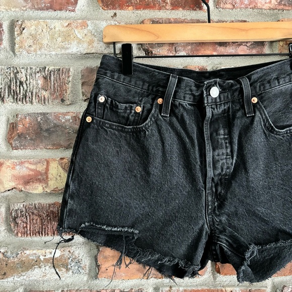 Levi’s 501 Black Denim Jean Shorts Cut Off High Rise 28 - Picture 3 of 8
